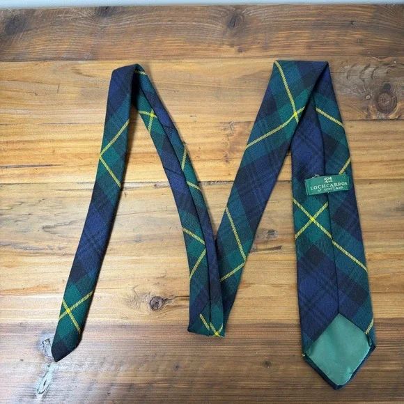 Lochcarron of Scotland Wool Gordon Clan Tartan Tie Scottish Traditional - Picture 3 of 6